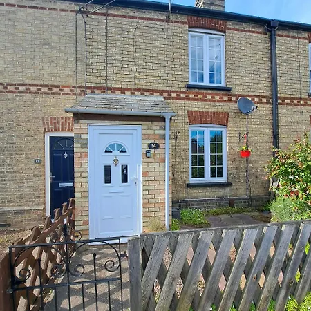 Generous 3 Bed In The Heart Of The Village Huntingdon Buitenkant foto
