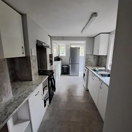 Generous 3 Bed In The Heart Of The Village Huntingdon Buitenkant foto
