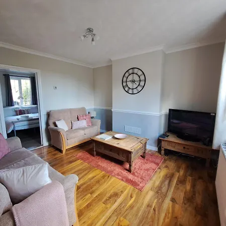 Generous 3 Bed In The Heart Of The Village Huntingdon Buitenkant foto