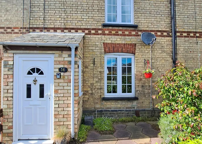 Generous 3 Bed In The Heart Of The Village