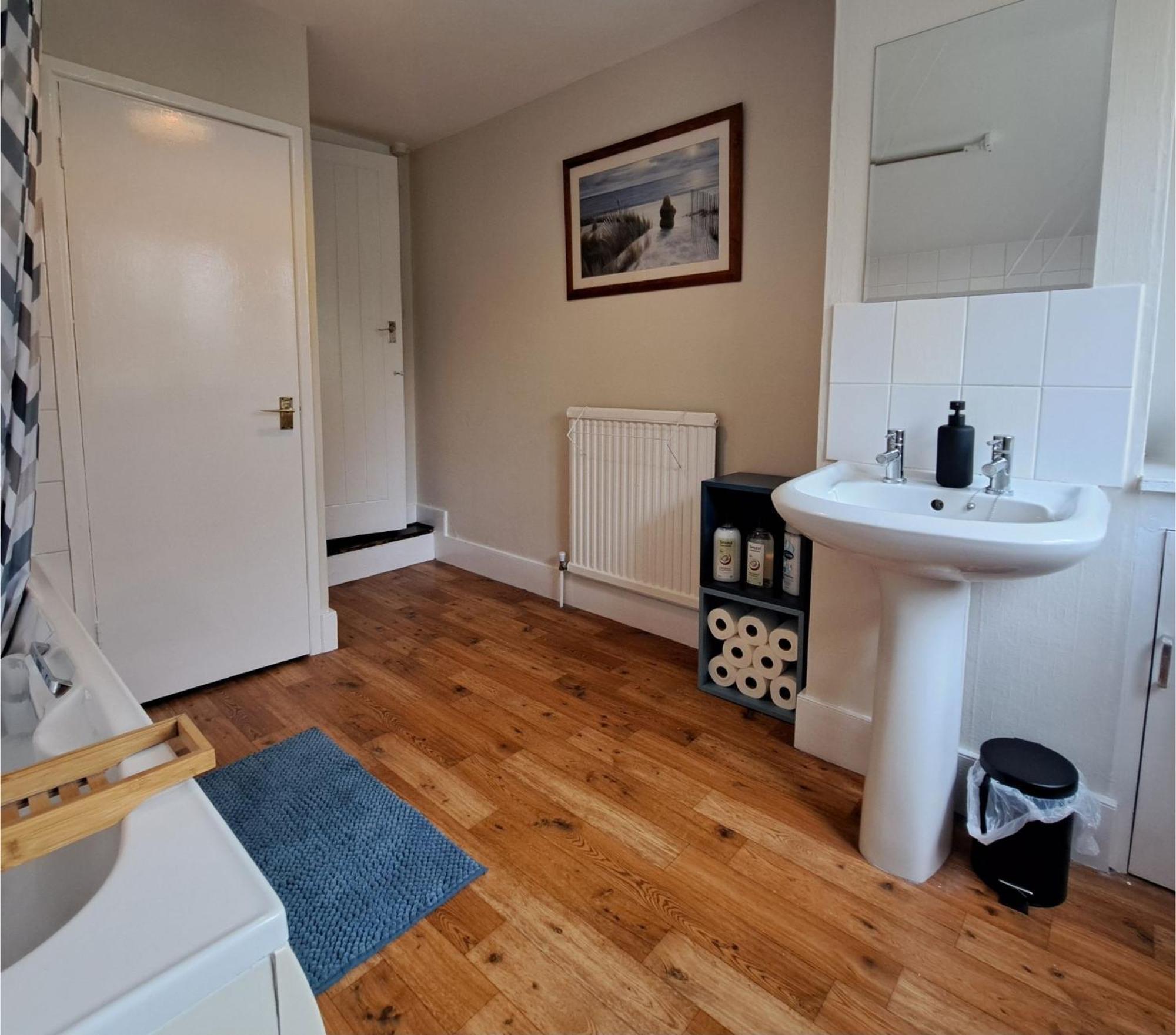 Generous 3 Bed In The Heart Of The Village Holiday home Huntingdon
