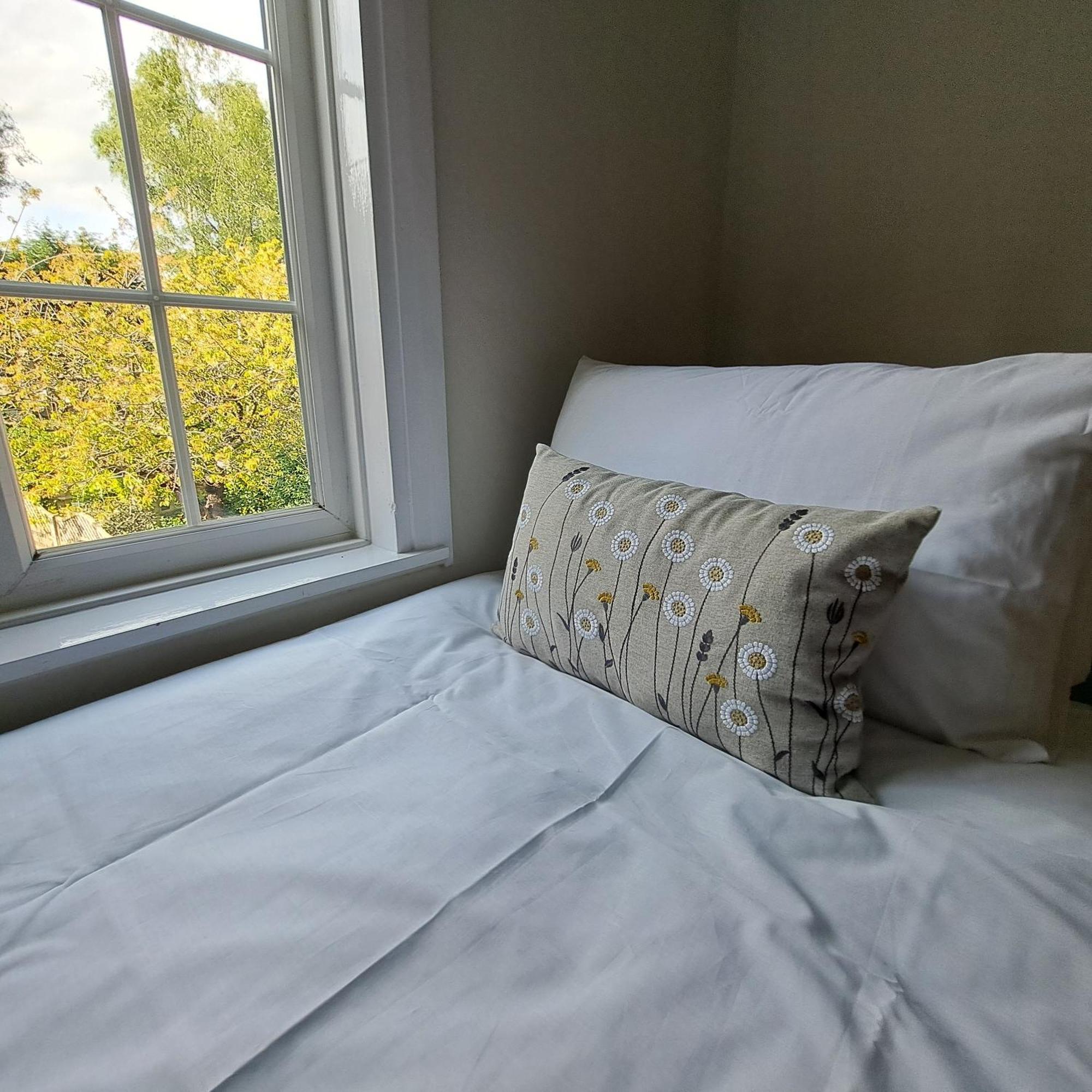 Generous 3 Bed In The Heart Of The Village Holiday home