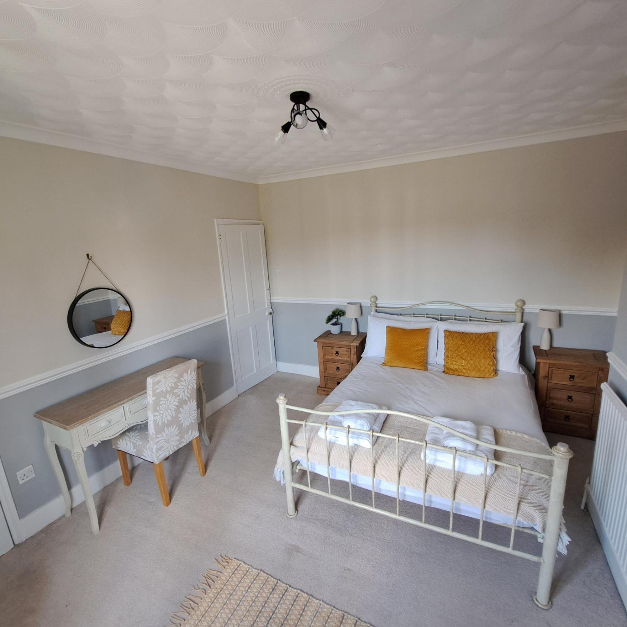 Generous 3 Bed In The Heart Of The Village * Huntingdon