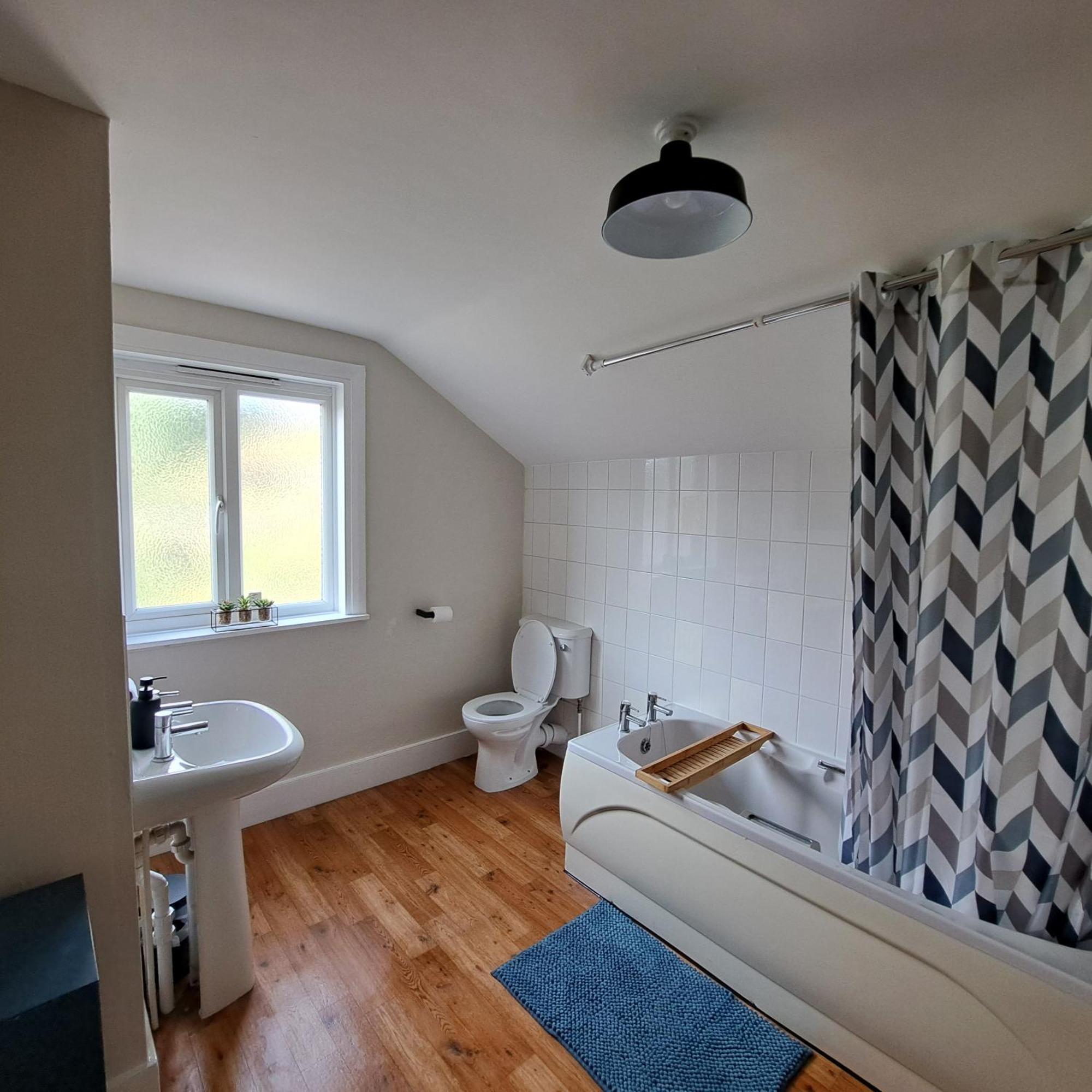 Generous 3 Bed In The Heart Of The Village *
